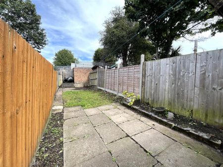 3 Bed Terraced House For Rent - Photo 2