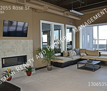 2 Bedroom 2 Bath Downtown Upscale Apartment, with parking - Photo 2