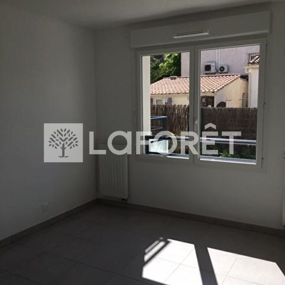 Appartement 3 pièces 57m2 MARSEILLE 12EME 942 euros - Photo 1