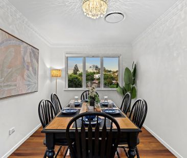 Modern Split-Level Family Home in Prime Mount Gravatt East Location - Photo 6
