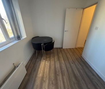 Albion Court, Luton - Photo 4