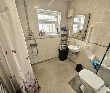 The Drive, Isleworth, TW7 - Photo 5