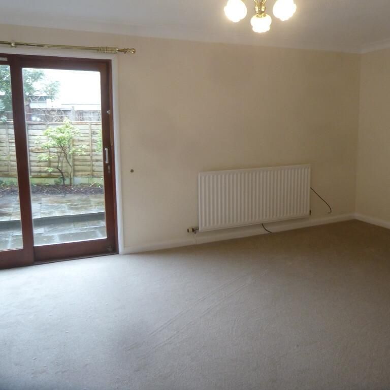 2 bedroom ground floor flat to rent - Photo 1