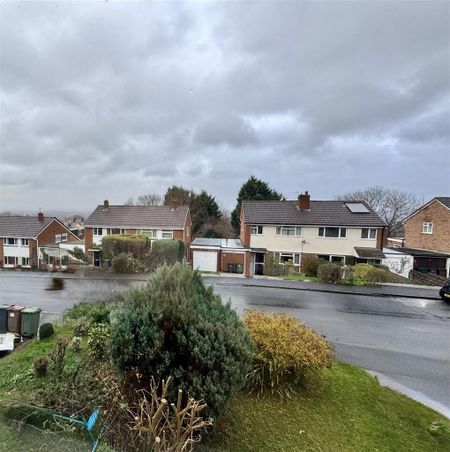 3 bedroom semi-detached house to rent - Photo 2