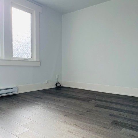 For Lease - 2961 Lakeshore Boulevard Unit# 4, Toronto, Ontario - Photo 1