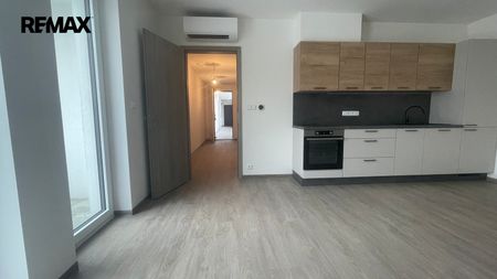 Pronájem bytu 2+kk v osobním vlastnictví 53 m², Praha 2 - Nové Město - Fotografie 2