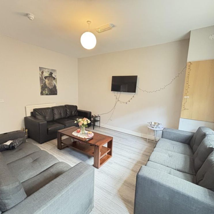 17 Hessle Terrace, Leeds, LS6 1EQ - Photo 1