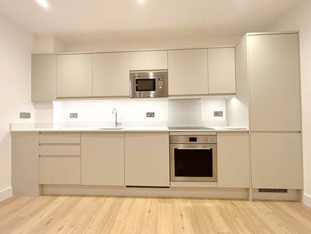 Farnborough Road, Farnborough, Surrey, GU14 - Photo 4