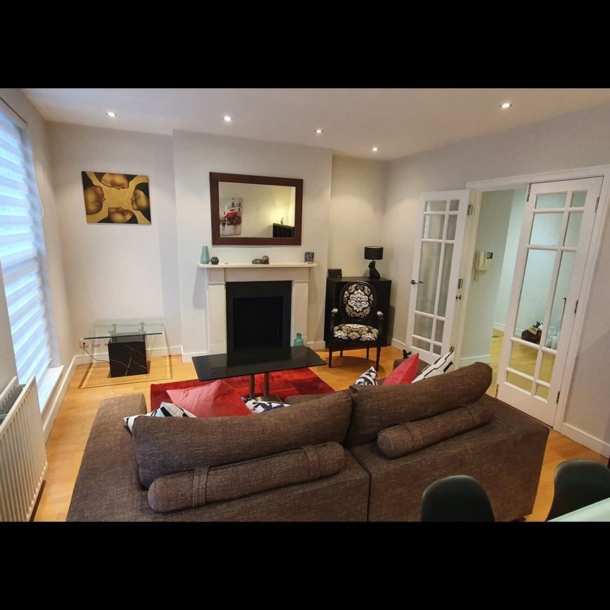 2 Bed Flat, Essex Road, N1 - Photo 1