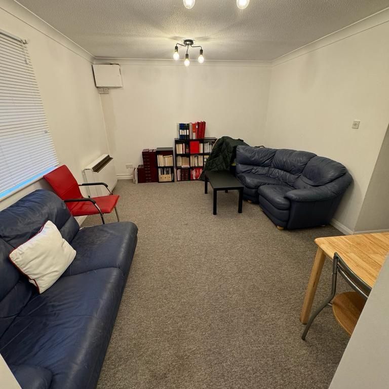 1 bedroom flat to rent - Photo 1