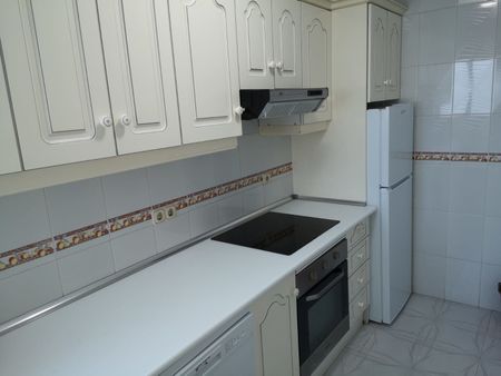 Middle Floor Apartment in Fuengirola - Photo 4