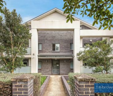 “Modern Studio next to shops and station.” - Photo 3