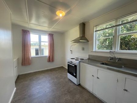 182 Egmont Street, Patea - Photo 5