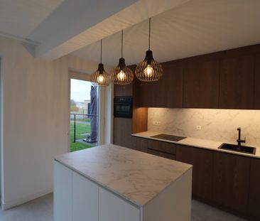 Nieuwbouwwoning met 3 slaapkamers, zolder, tuin en 2 autostaanplaat... - Photo 2