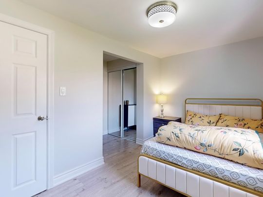 For Lease - 657 Pharmacy Avenue Unit# Main, Toronto, Ontario - Photo 1