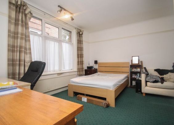 Spacious Ground Floor Flat, Professional Sharers Welcome - Photo 1