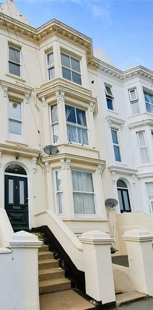 1 bedroom flat to rent - Photo 2