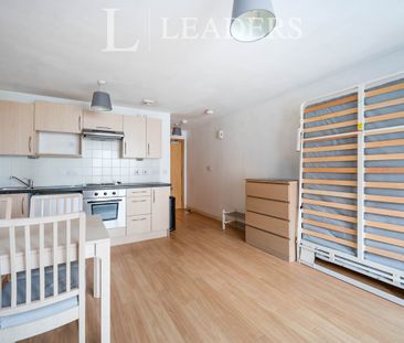 apartment to rent The Roundhouse, Gunwharf Quays, Portsmouth, PO1 - Photo 1