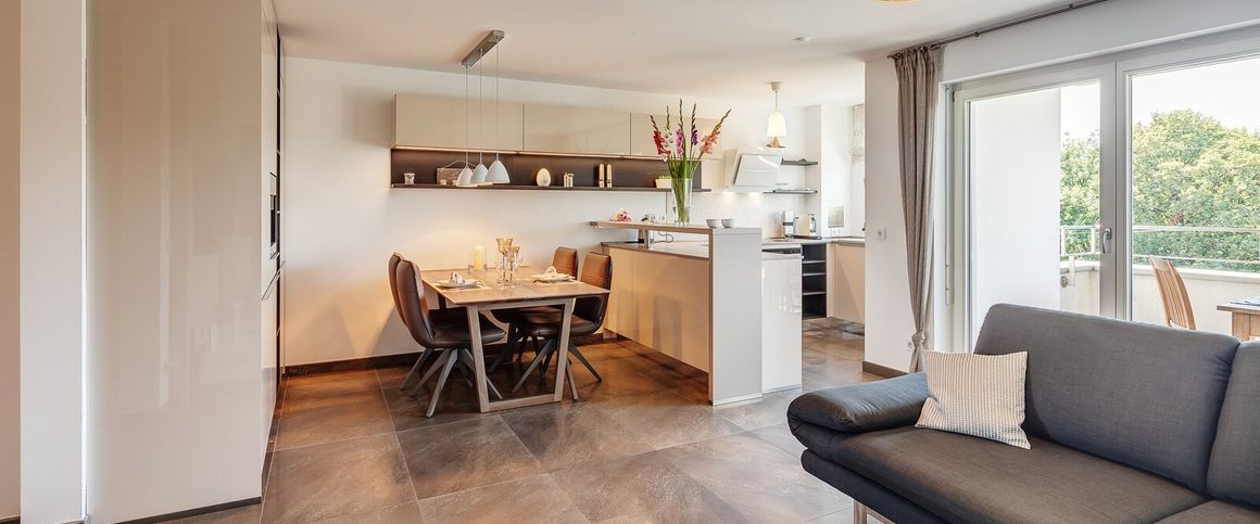 Elegant 3-room apartment with move-in ready furnishing - Foto 1