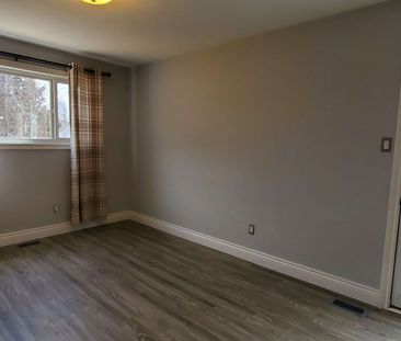 For Lease - 2192 Bridge Road, Oakville, Ontario - Photo 5