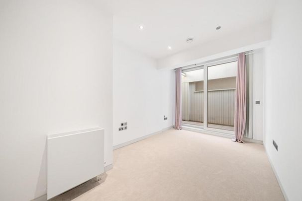 3 bedroom flat to rent - Photo 1