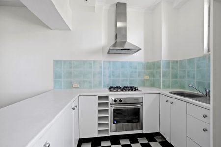 Unfurnished one bedroom apartment - Photo 3