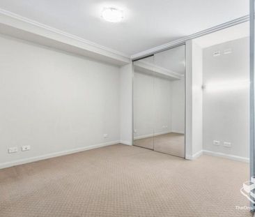Large Studio unit with open Living area and courtyard - Photo 2