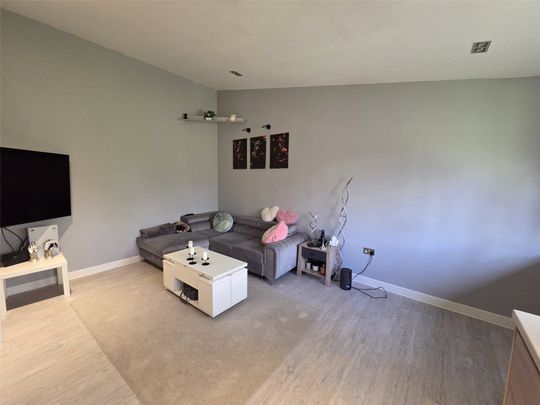 London Road, Old Basing, Basingstoke, Hampshire, RG24 - Photo 1