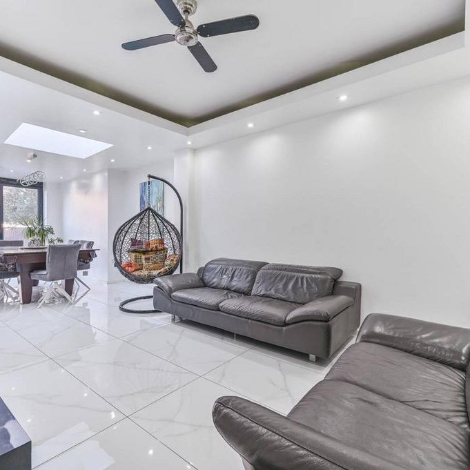 4 bedroom semi-detached house to rent - Photo 1