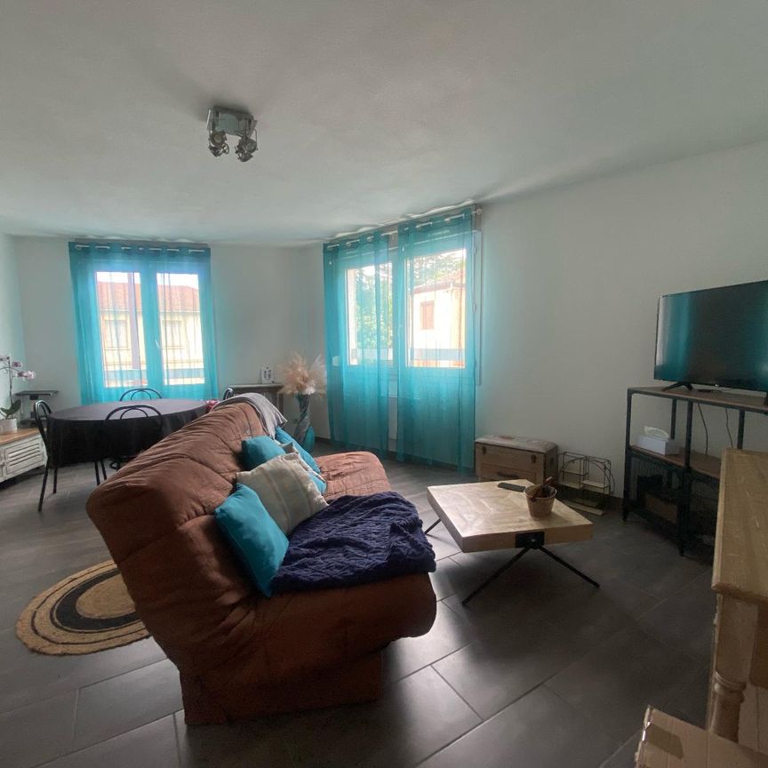 Location Appartement 2 pièces 55m² ST CHAMOND 42400 - Photo 1