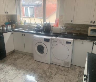 1 bedroom bedsit to rent - Photo 6