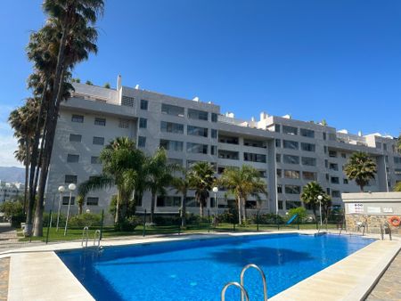 Apartamento planta baja en alquiler en Castillo de Sohail, Fuengirola - Photo 2