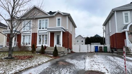 Maison à étages à louer - La Prairie (L'Arrondissement) Maison à étages à louer - La Prairie (L'Arrondissement) - Photo 2