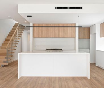 Brand New Townhouse with a Seamless Indoor-Outdoor Connection - Photo 2