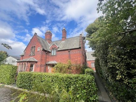 Mews house to rent on - Photo 3