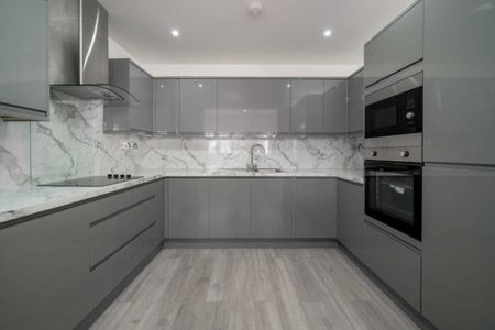 High Street - Photo 5