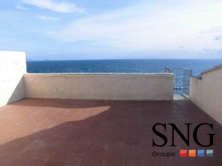 T2 AVEC TERRASSE VU MER ET 2 PARKINGS - Photo 5