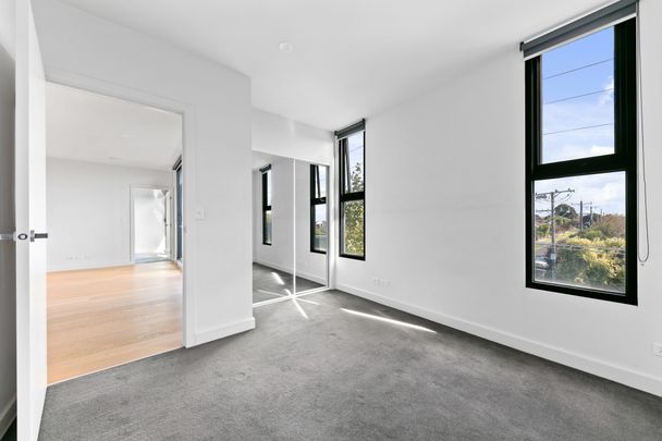 CENTRAL LOCATION.... - Photo 1