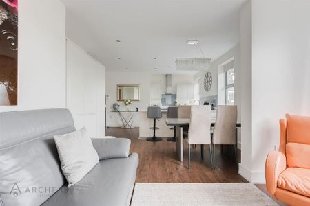 2 bedroom apartment to rent - Photo 4