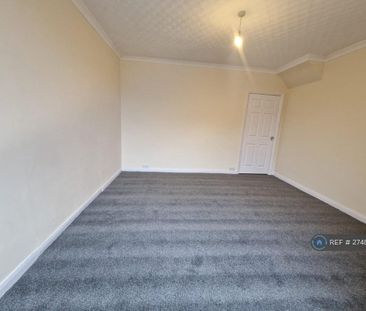 2 bedroom semi-detached house to rent - Photo 5