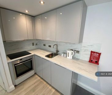 Studio to rent - Photo 2