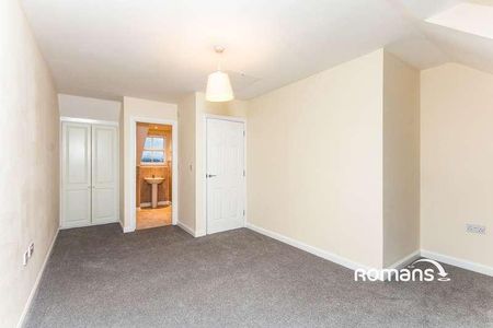 Campbell Fields, Aldershot, Hampshire, GU11 - Photo 3