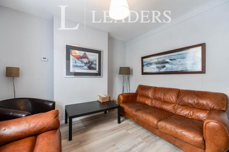 4 bedroom terraced house to rent - Photo 4