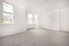 2 bedroom maisonette to rent - Photo 2