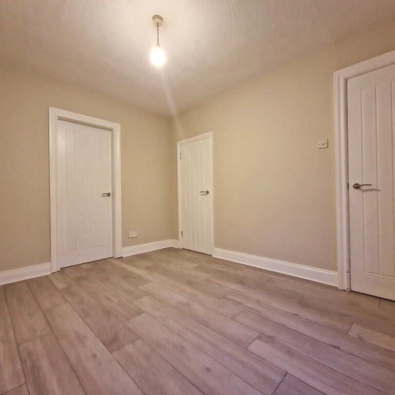 37 Talbot Street, Newtownards, BT23 4EG - Photo 1