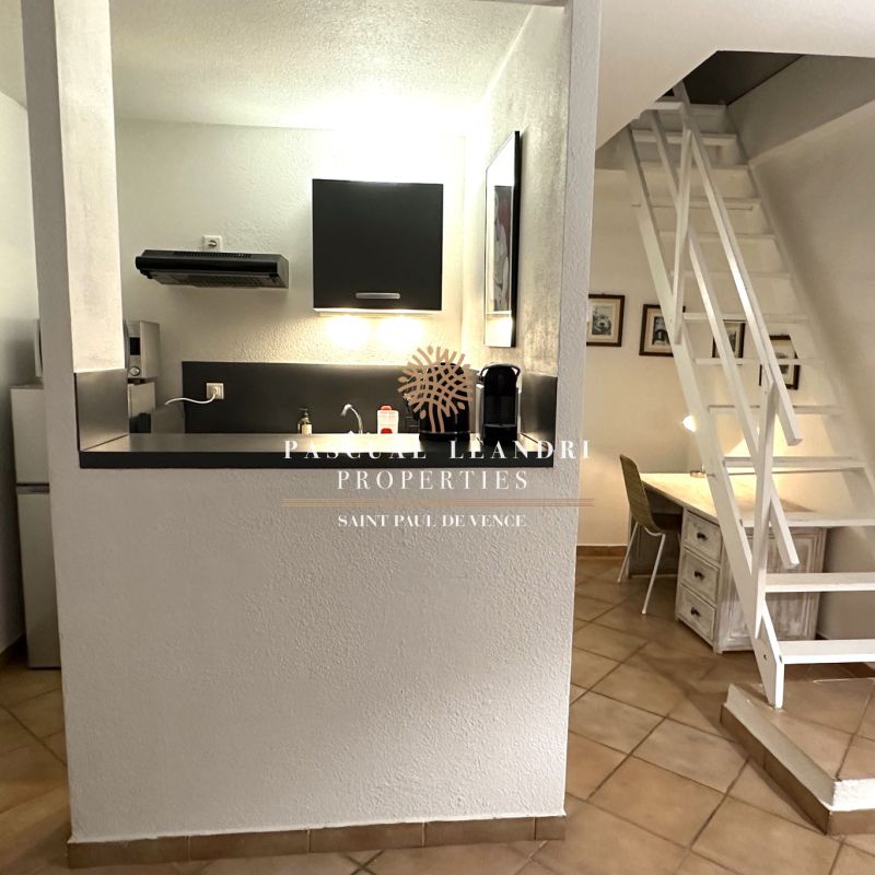 SAINT PAUL DE VENCE - LOCATION DUPLEX 50 M2 MEUBLE - 990 EUR - Photo 1