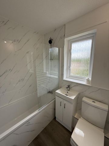 2 bedroom end of terrace house to rent - Photo 5