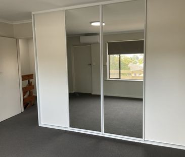 Executive Townhouse - Photo 2