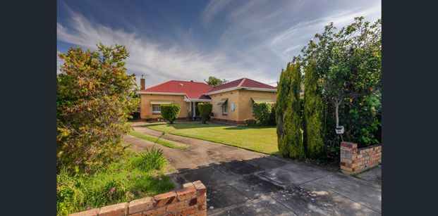 Lovely 2 Bedroom Family Home Available for 6 Months Lease - Photo 1