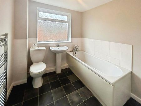 2 bedroom terraced house to rent - Photo 5